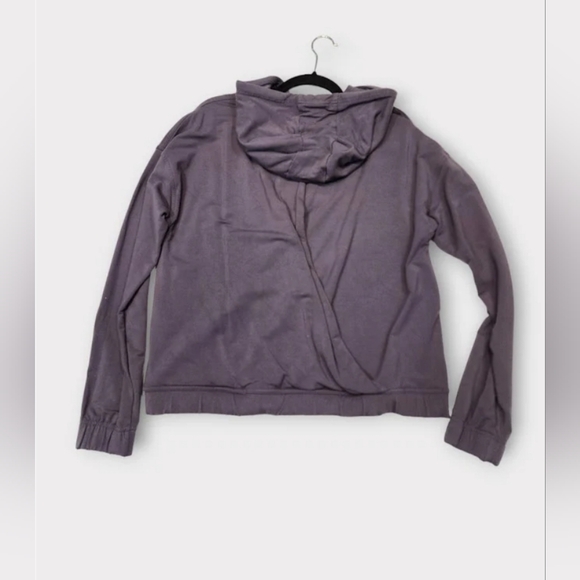 Size 10 - Lululemon Twisted & Tucked Pullover - Picture 3 of 3